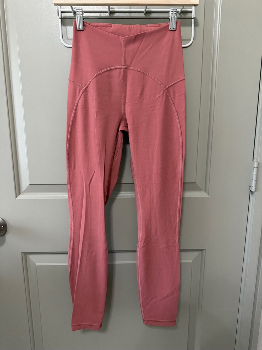 Like NEW Lululemon Unlimit High-Rise Tight 25” Leggings Size 4 Color Brier Rose